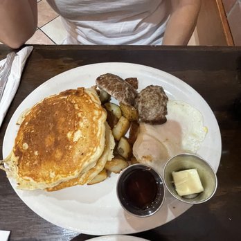 The Twins Restaurant - Double trouble - American Near Me - Cotati, California