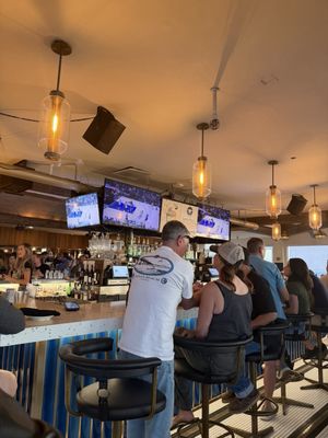 Wonderland Ocean Pub by null