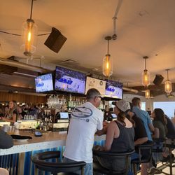 Wonderland Ocean Pub - Bar area