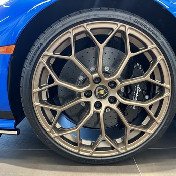 Lamborghini Newport Beach - Lamborghini Wheel - Car Dealers Near Me - Irvine, California