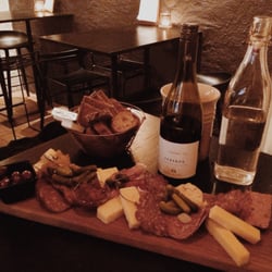 Dahl & Dahl Cocktailbar - Tapas til 2 prs. og vino