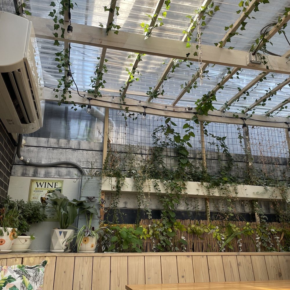 Bee Cafe - Cafes Near Me - Woodside, New York Bee Cafe - Cafes Near Me - Woodside, New York