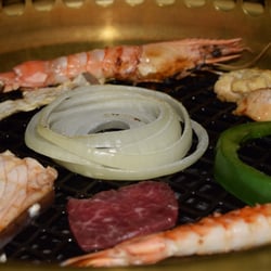 Yakiniku - Gemüse, Fleisch und Fisch auf dem Grill