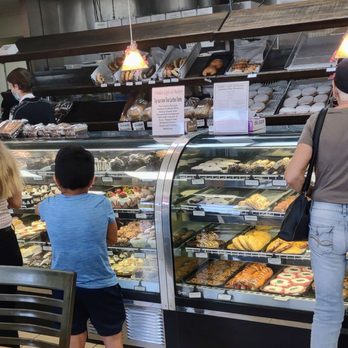 Frida's Cafe & Bakery - Bakeries Near Me - Largo, Florida