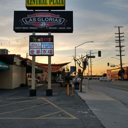 Look for this sign when driving, viewed from westbound of Rush st.