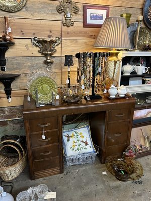 THE REFINDERY ON MCCALLIE by null