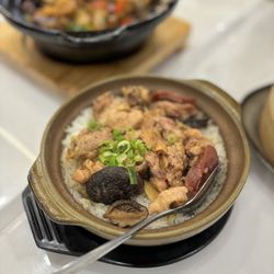 Kings Kitchen - Chicken Rice Claypot