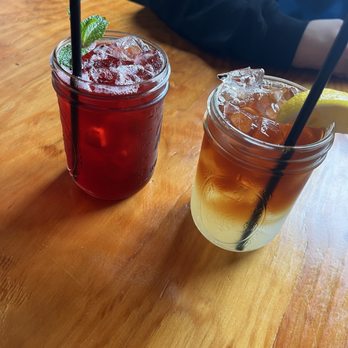Yodelin - Hibiscus mint tea and Arnold palmer - Seafood Near Me - Port Angeles, Washington