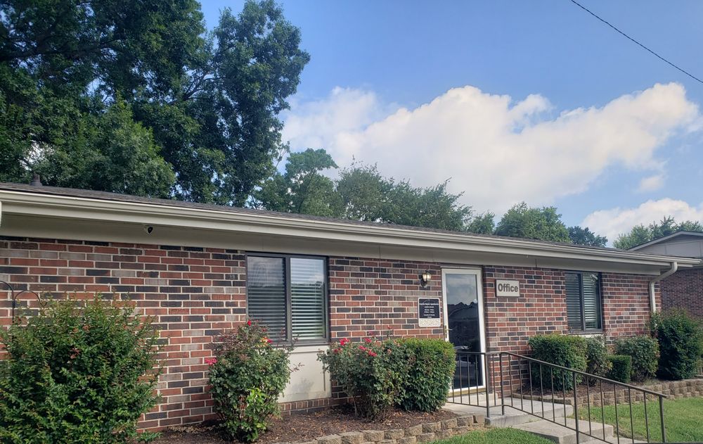 LINCOLN MANOR APARTMENTS Updated September 2024 1107 S Jackson St