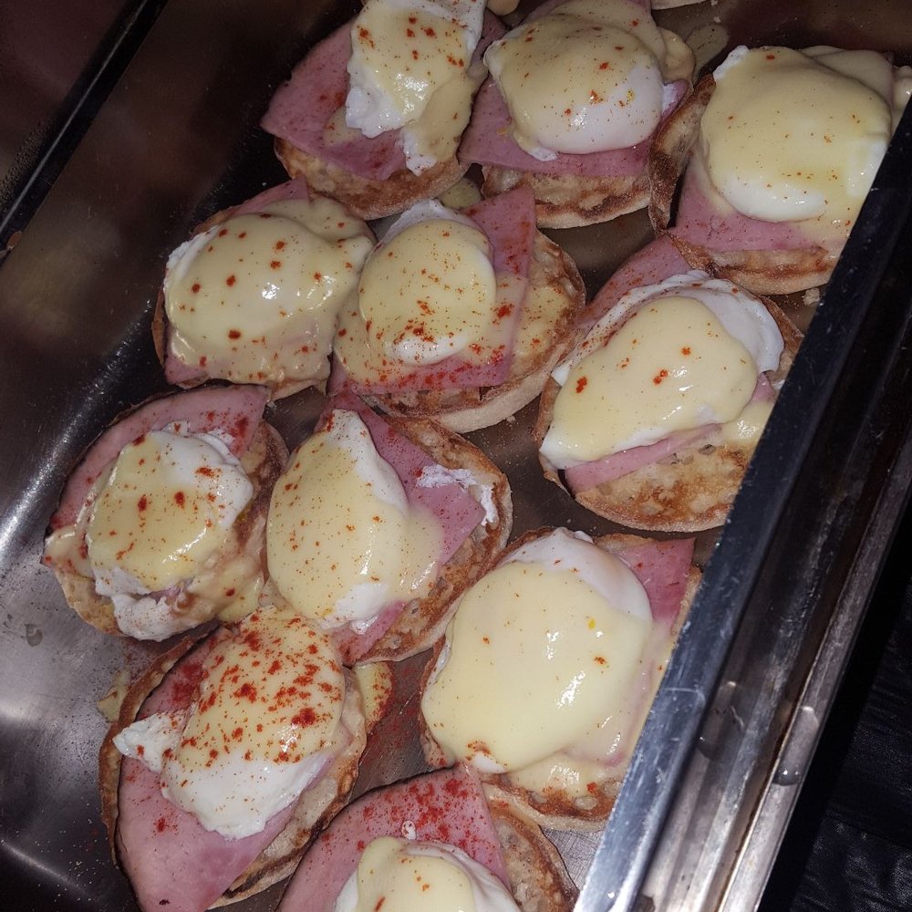 Three Blind Mice Irish Pub - Eggs benedict awesome - Irish Pub Near Me - Mount Clemens, Michigan
