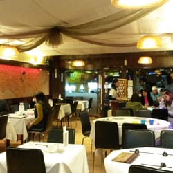 Vegie Hut - Inside seating