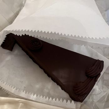 Aladdin's - Chocolate flourless cake - Mediterranean Near Me - Medina, Ohio