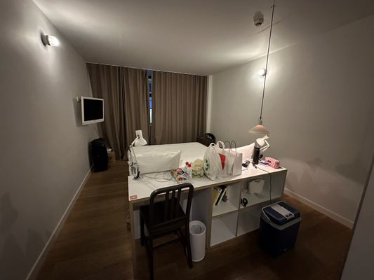 9HOTEL CENTRAL by null