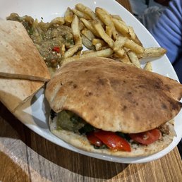 Falafel in pita Falafel in pita