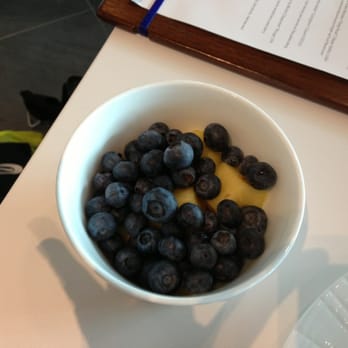 The Centurion Lounge - Blueberry and pineapple. Happiness in a bowl. - Airport Lounges Near Me - Dallas, Texas
