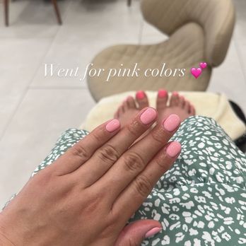Diva's Nails - Gel maní and pedi classic - Nail Salons Near Me - Burbank, California