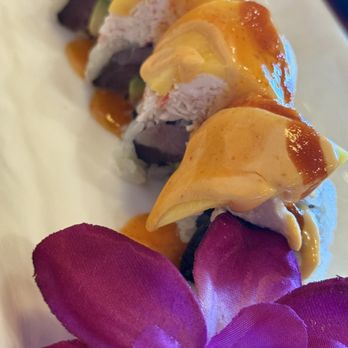 Blue Fuji Sushi Grill - Close up Hawaiian roll - Sushi Bars Near Me - Madison, Mississippi