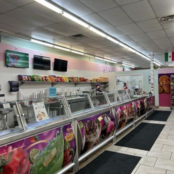 La Michoacana Purepecha - the inside of a deli - Ice Cream & Frozen Yogurt Near Me - Rochester, Minnesota La Michoacana Purepecha - the inside of a deli - Ice Cream & Frozen Yogurt Near Me - Rochester, Minnesota
