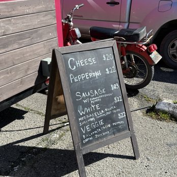Mojo Pizza - Pizza Near Me - Orick, California Mojo Pizza - Pizza Near Me - Orick, California