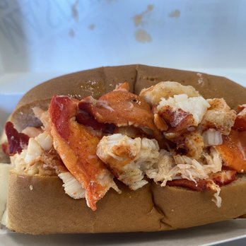 Mason's Famous Lobster Rolls - Annapolis - Classic Lobster Roll - Seafood Near Me - Annapolis, Maryland Mason's Famous Lobster Rolls - Annapolis - Classic Lobster Roll - Seafood Near Me - Annapolis, Maryland