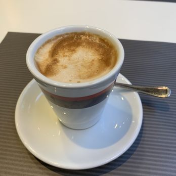 Via Colon - Cafe con leche, piping hot. - Tapas/Small Plates Near Me - Granada, GR