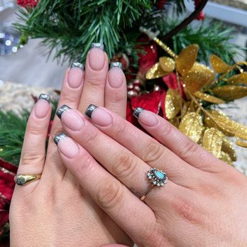 Uptown Nail Bar - Nail Salons Near Me - Charlotte, North Carolina