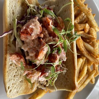 333 Pacific - lobster roll - Steakhouses Near Me - Oceanside, California