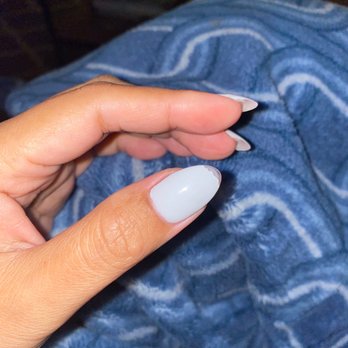 Nailpolish - Closer look at the chipped nail - Nail Salons Near Me - Long Beach, California Nailpolish - Closer look at the chipped nail - Nail Salons Near Me - Long Beach, California