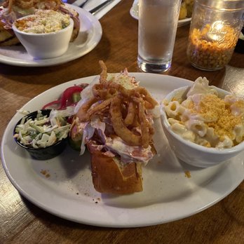 Back Yard Bbq - Lobster roll with Mac and cheese - Barbeque Near Me - Nantucket, Massachusetts