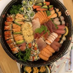 Sushi platter and uni