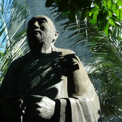 孔子像 - 萬世師表。