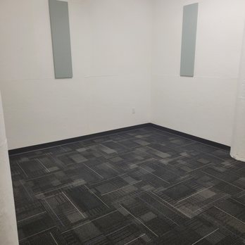 Charlestown Rehearsal Studios - Typical Rehearsal Studio. Many Sizes Available. - Recording & Rehearsal Studios Near Me - Charlestown, Massachusetts Charlestown Rehearsal Studios - Typical Rehearsal Studio. Many Sizes Available. - Recording & Rehearsal Studios Near Me - Charlestown, Massachusetts