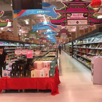 Foody World - Getting ready for the moon cake festival. - International Grocery Near Me - Richmond, British Columbia Foody World - Getting ready for the moon cake festival. - International Grocery Near Me - Richmond, British Columbia