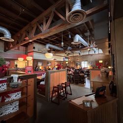 Jim 'N Nick's Bar-B-Q - Seating