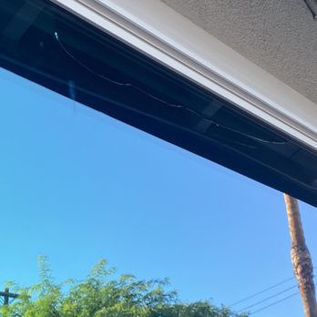 DaBella - Cracked window in middle after installation - Windows Installation Near Me - Las Vegas, Nevada
