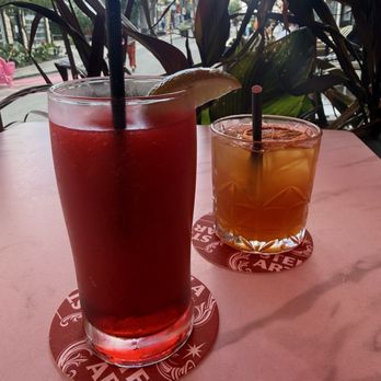 District Vidéo Lounge - Photo 10: Berrylicious and Jungle Bird - Lounges Near Me - Montreal, Quebec