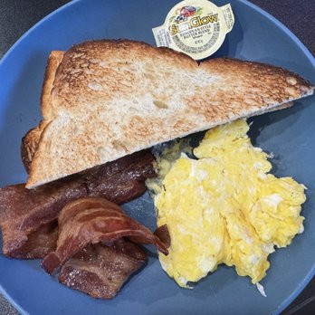 Frenchie's on 4th - Scrambled eggs, toast and bacon - Pancakes Near Me - Olympia, Washington