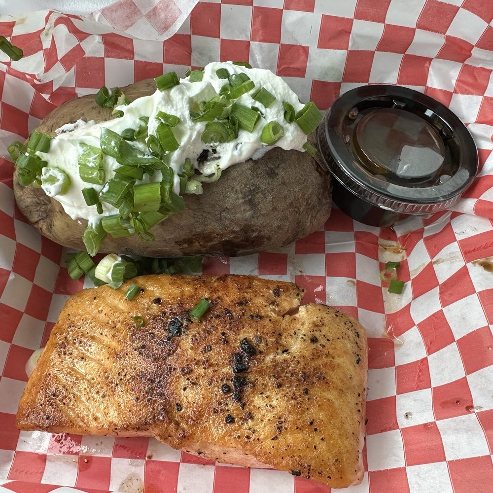 Cattleman's Roadhouse - Grilled Salmon was overcooked and very dry - American Near Me - New Albany, Indiana