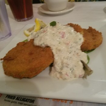 Roberto's River Road Restaurant - Fried Green Tomatos - Cajun/Creole Near Me - Sunshine, Louisiana Roberto's River Road Restaurant - Fried Green Tomatos - Cajun/Creole Near Me - Sunshine, Louisiana