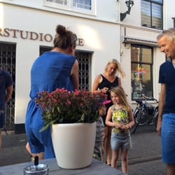 Nelis' IJssalon - Ze staan in de rij.