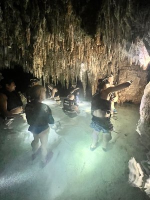 Cenote Chaak Tun by null