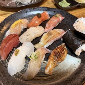 Kaigen - $45 omakase - 9 pieces w/choice of crab, salmon, or yellowtail hand roll - Japanese Near Me - Orange, California