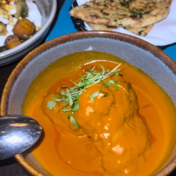 ROOP Chicago Innovative Indian Restaurant & Cocktail Bar - Butter chicken - Indian Near Me - Chicago, Illinois