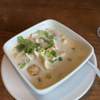 Thai Place - Tom Yum Gai (Chicken) - Thai Near Me - Winter Park, Florida