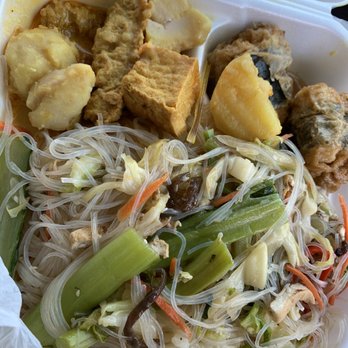 Huong Sen Tofu - Combo with rice noodles, coconut curry tofu and veggie fish balls (too fishy tasting for me because of seaweed wrap)... - Vietnamese Near Me - Sacramento, California Huong Sen Tofu - Combo with rice noodles, coconut curry tofu and veggie fish balls (too fishy tasting for me because of seaweed wrap)... - Vietnamese Near Me - Sacramento, California