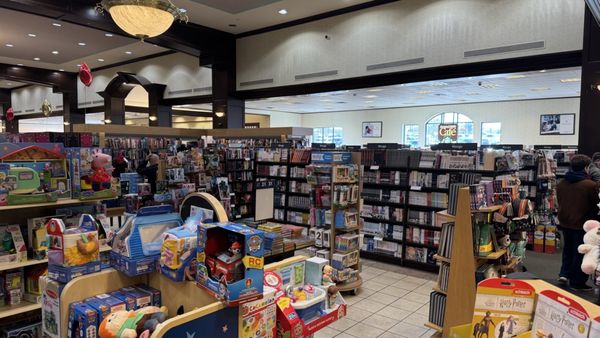 Barnes And Noble In Greensboro Nc BARNES & NOBLE BOOKSELLERS - Updated June 2025 - 32 Photos & 39 Reviews