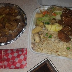 Hot 'n' Fast Chinese Kitchen - Dinner for 1 with sesame chicken and regular order of ginger beef