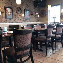 Giuseppes Pizza Cantina - Dining area