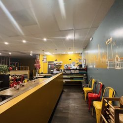 Puntip Cuisine Thai Food - Inside