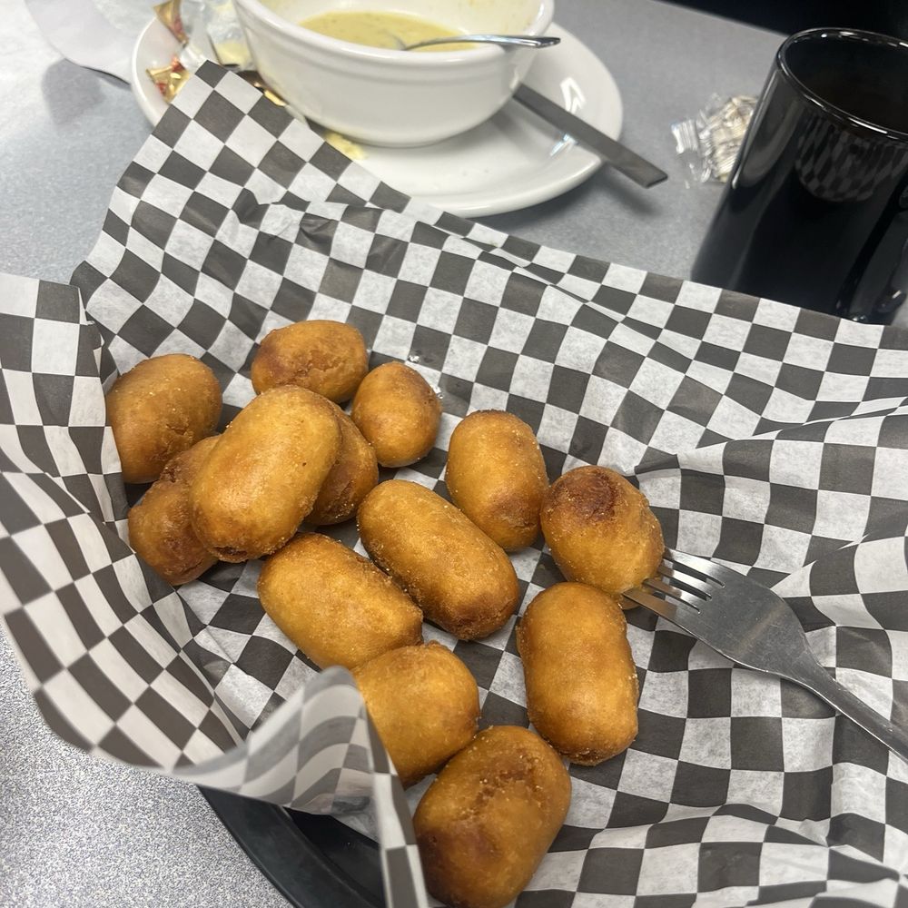 Evey's Cafe & Lounge - American Near Me - PE Ell, Washington